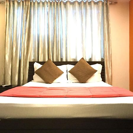 Arista Service Apartments Мумбаи Экстерьер фото