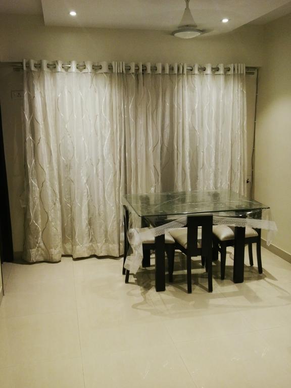 Arista Service Apartments Мумбаи Экстерьер фото